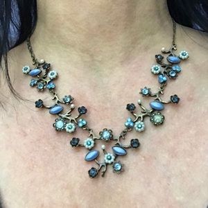 Flower boutique necklace